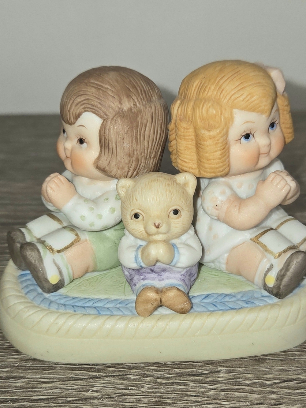 Dolly Dingle Morning Devotions Figurine Sculpture Green & White